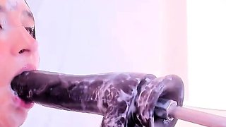 Amateur Close Up Squirting Masturbation