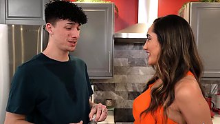 Stepmom wants my strong sperm after i finish gym